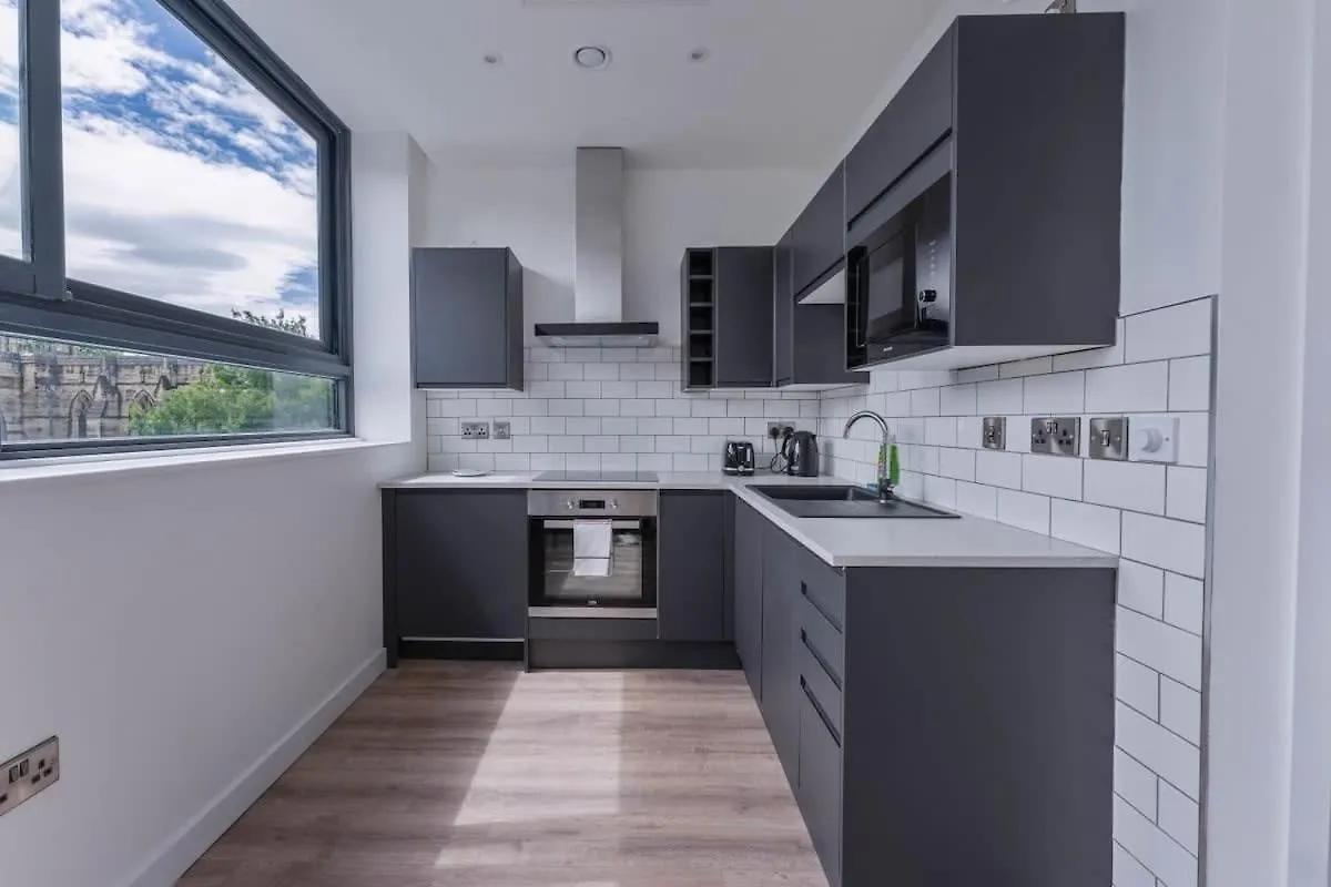 Modern And Bright Studio In Central Sheffield