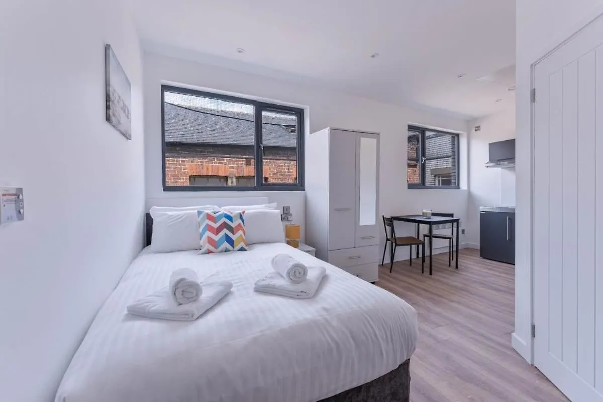 Modern And Bright Studio In Central Sheffield